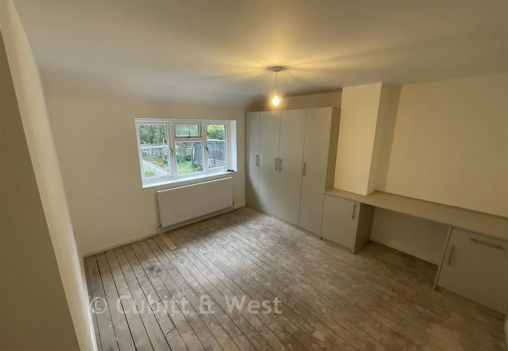 Bedroom 2 - Crossways, Crawley, West Sussex - Wards of Kent