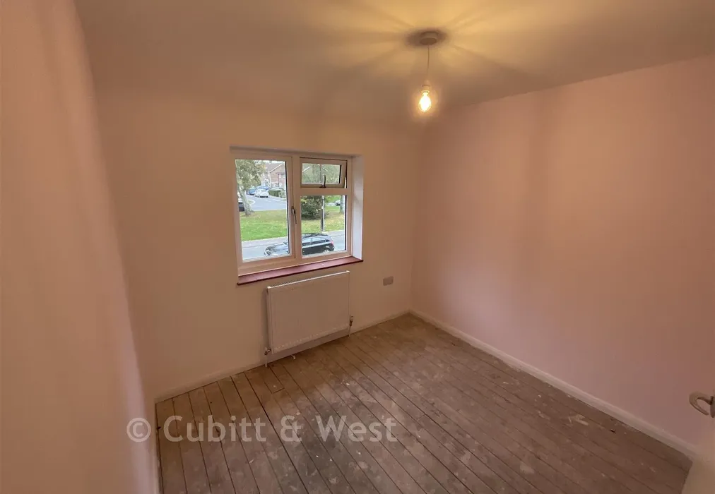 Bedroom 3 - Crossways, Crawley, West Sussex - Wards of Kent