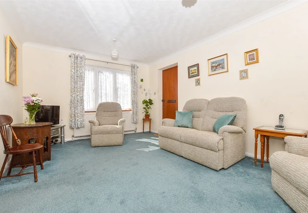 Lounge - Claremont Road, Deal, Kent - Wards of Kent