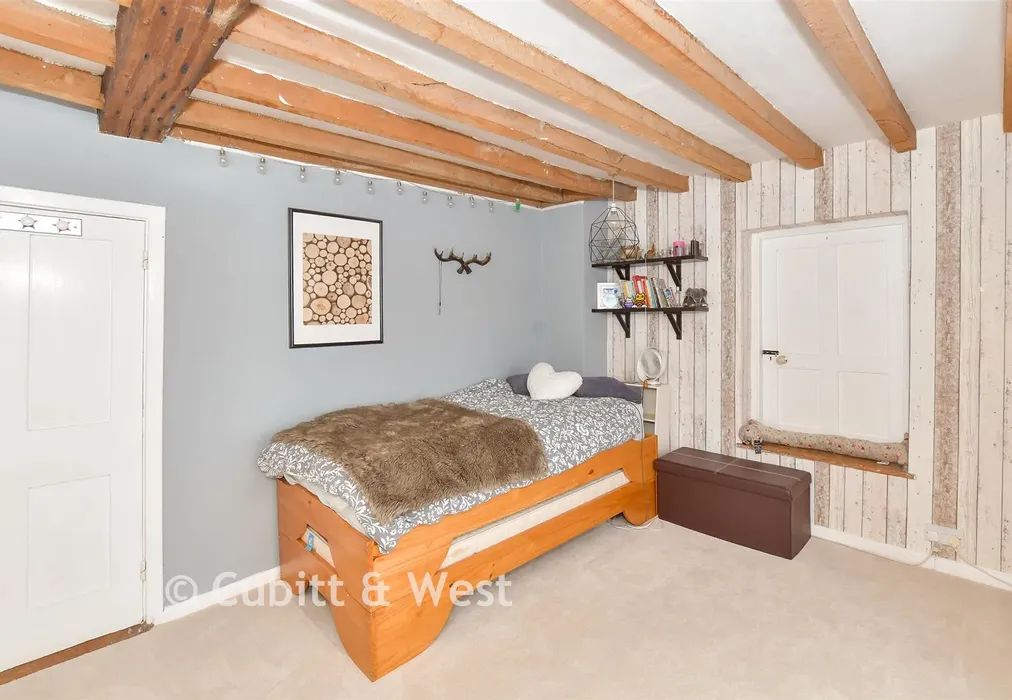 Bedroom 2 - Main Road, Nutbourne, West Sussex - Wards of Kent