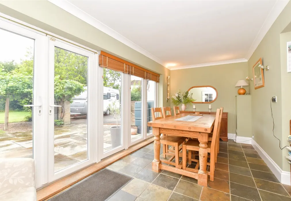 Breakfast Area - Main Road, Nutbourne, West Sussex - Wards of Kent