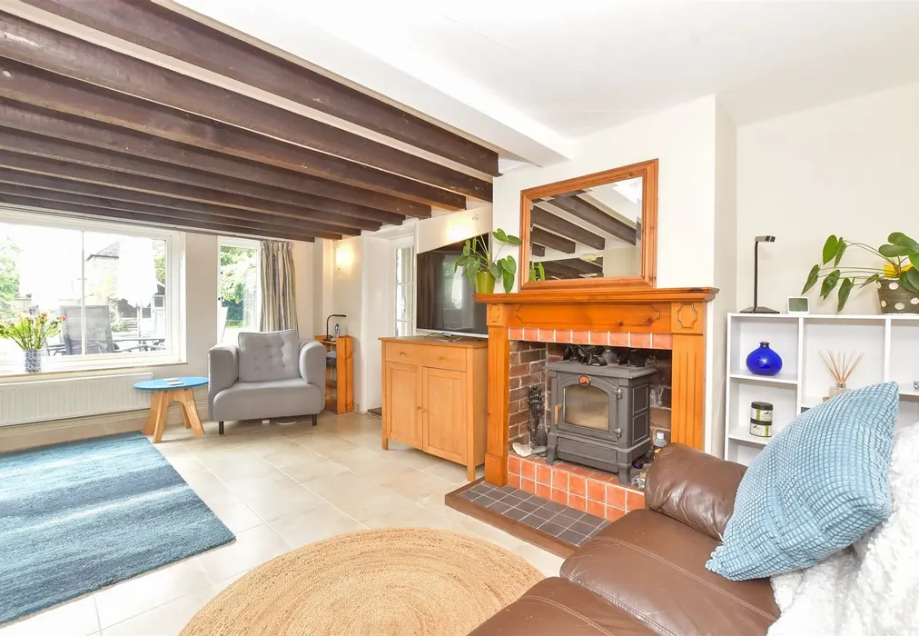 Lounge - Main Road, Nutbourne, West Sussex - Wards of Kent