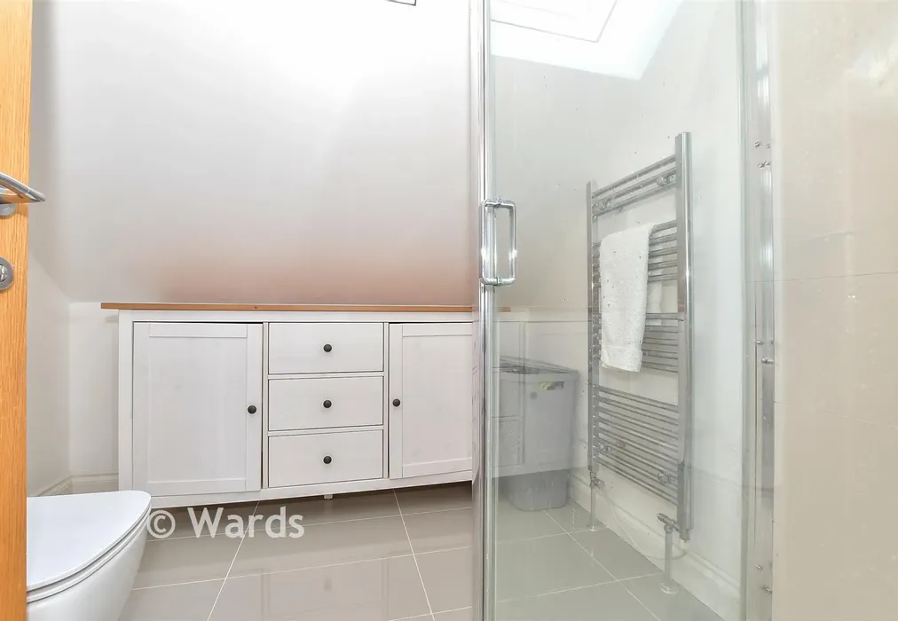 En-Suite Shower Room - Hillcrest, Tunbridge Wells, Kent - Wards of Kent