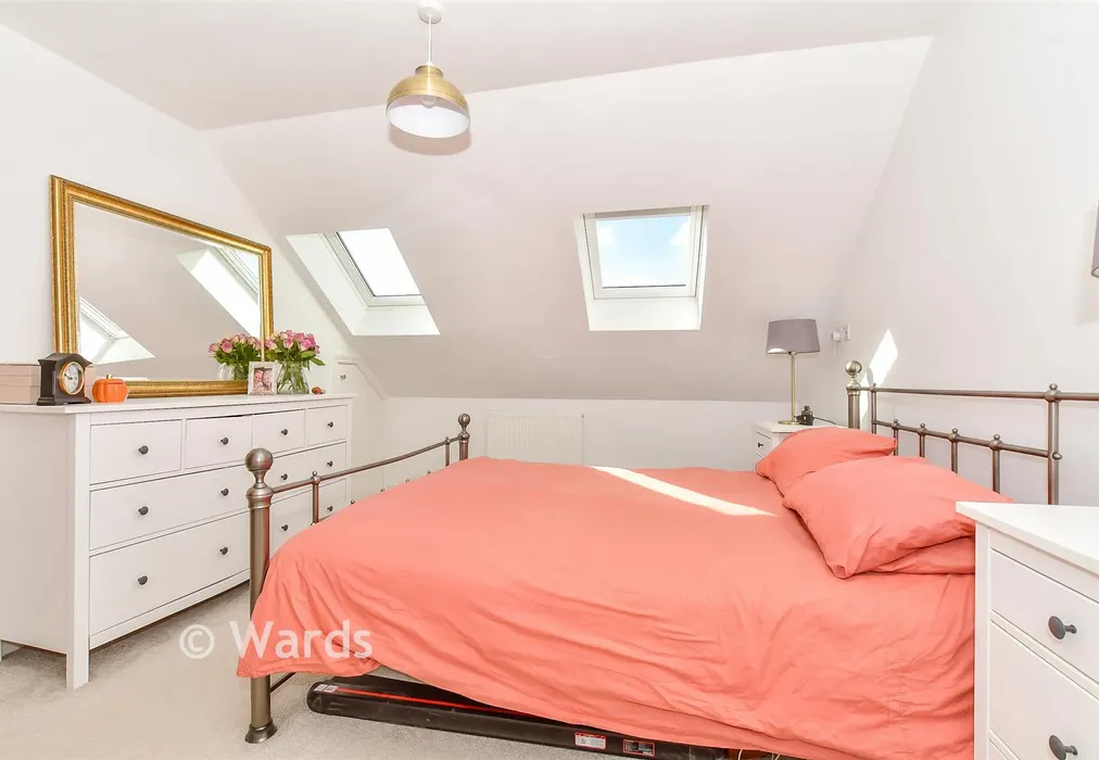 Bedroom 1 - Hillcrest, Tunbridge Wells, Kent - Wards of Kent