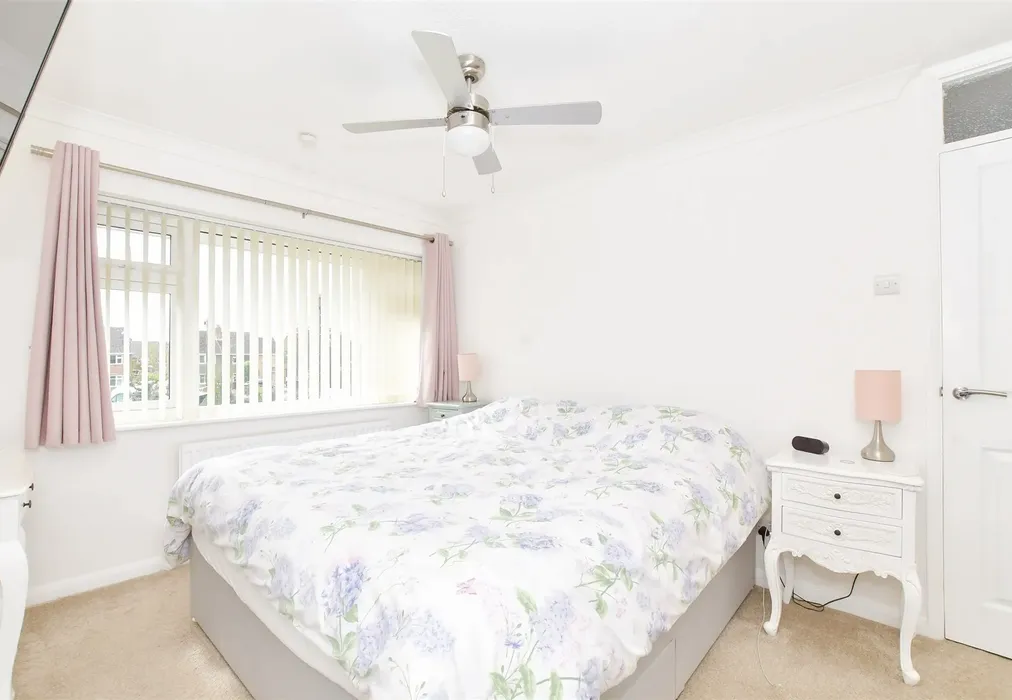 Bedroom 1 - Glenwood Road, Southbourne, West Sussex - Wards of Kent