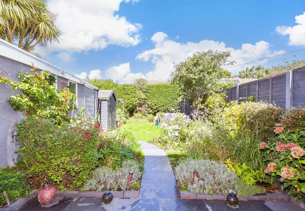 Rear Garden - Glenwood Road, Southbourne, West Sussex - Wards of Kent