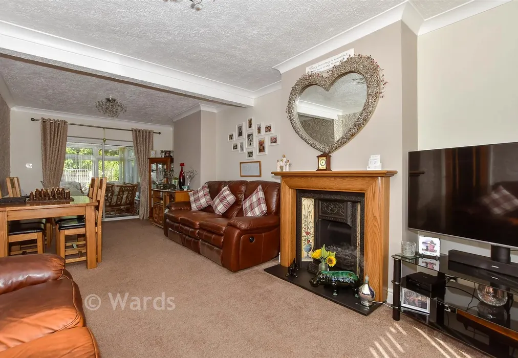 Lounge/Diner - Shenley Grove, Sandling, Maidstone, Kent - Wards of Kent