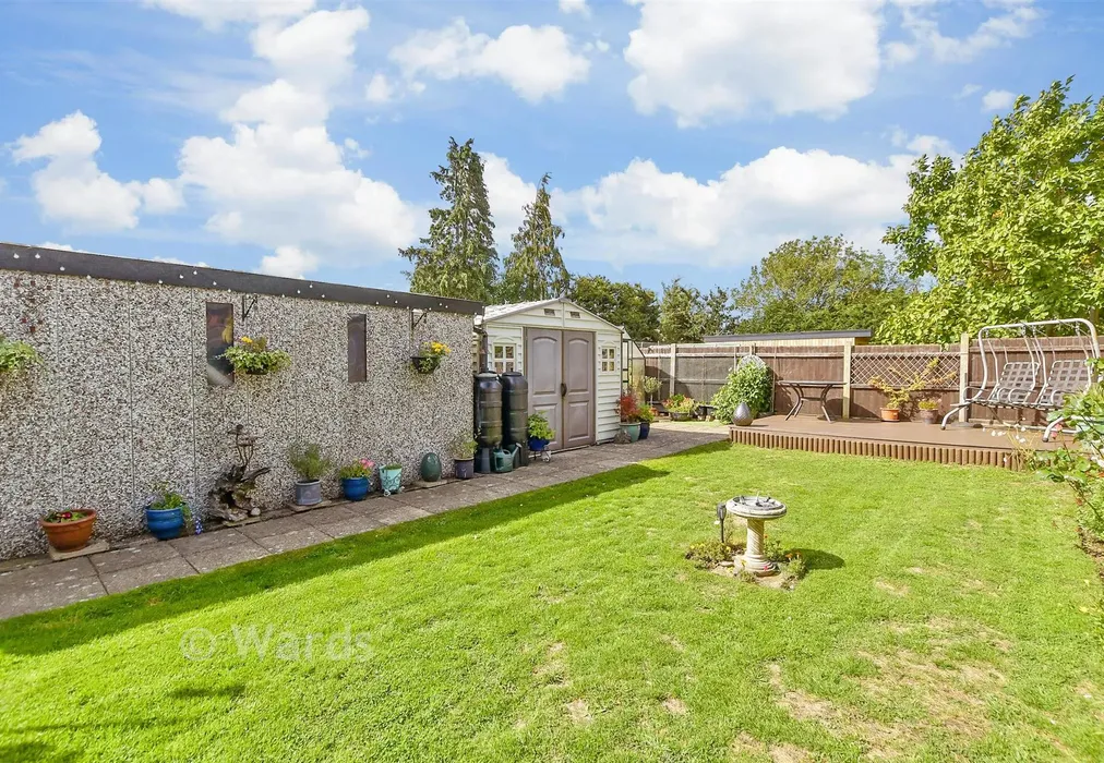 Rear Garden - Shenley Grove, Sandling, Maidstone, Kent - Wards of Kent