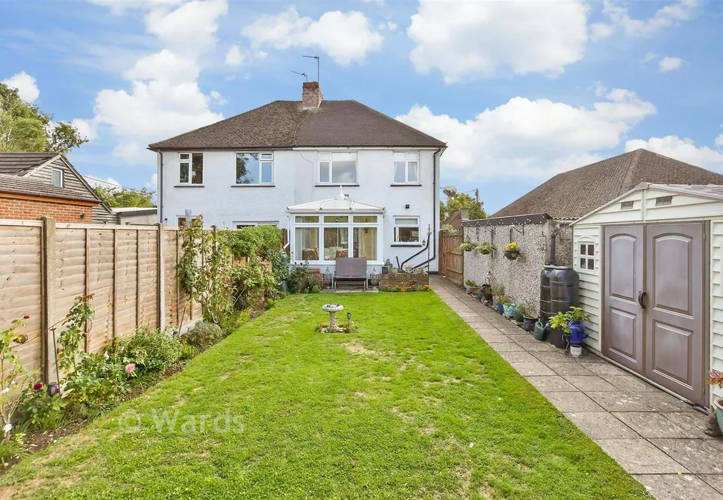 Rear Garden - Shenley Grove, Sandling, Maidstone, Kent - Wards of Kent