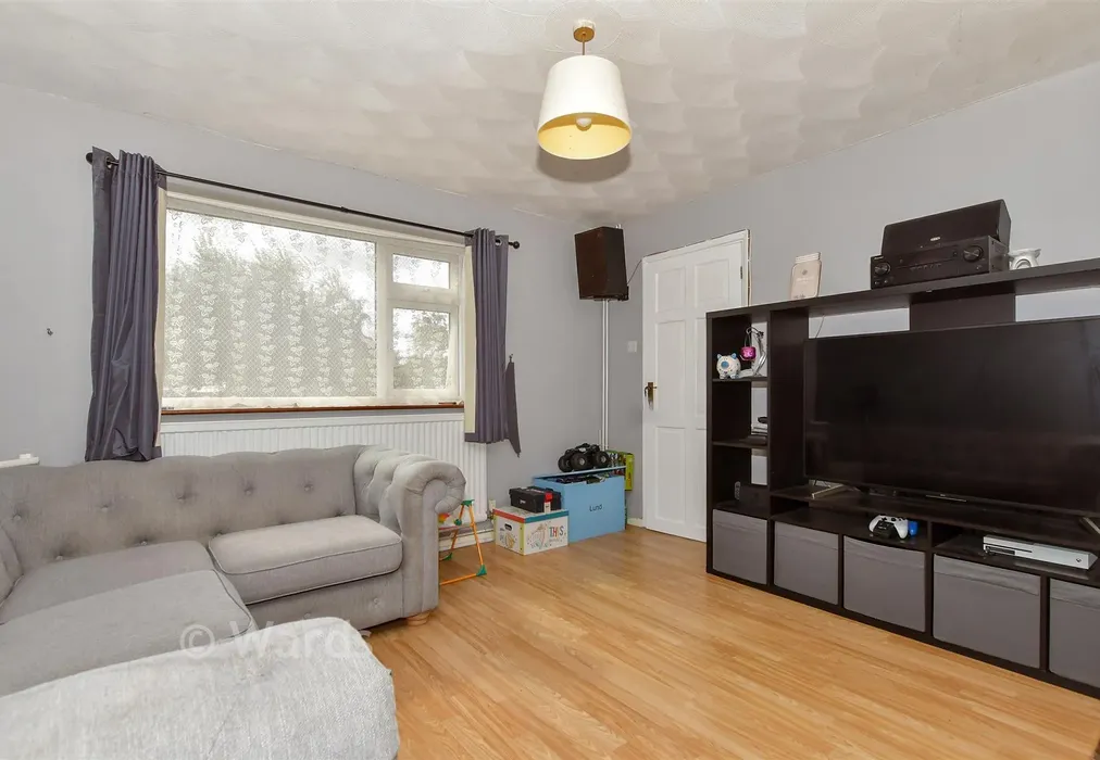 Lounge - Broomshaw Road, Barming, Kent - Wards of Kent