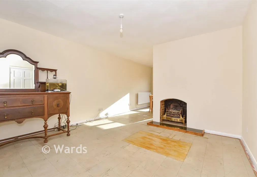 Lounge - Mercer Way, Chart Sutton, Maidstone, Kent - Wards of Kent
