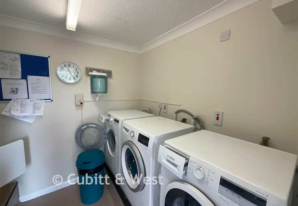 Laundry Room - Norfolk Road, Littlehampton, West Sussex - Wards of Kent