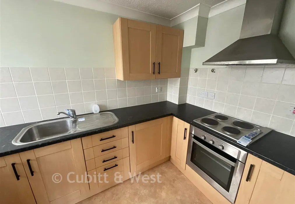 Kitchen - Norfolk Road, Littlehampton, West Sussex - Wards of Kent