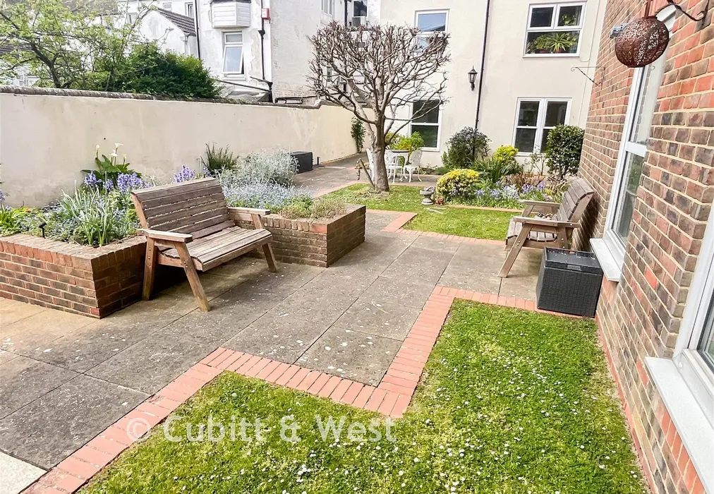 Communal Gardens - Norfolk Road, Littlehampton, West Sussex - Wards of Kent