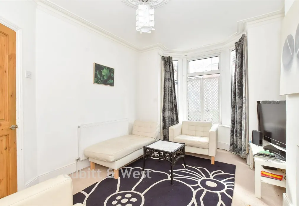Lounge - Pretoria Road, Southsea, Hampshire - Wards of Kent