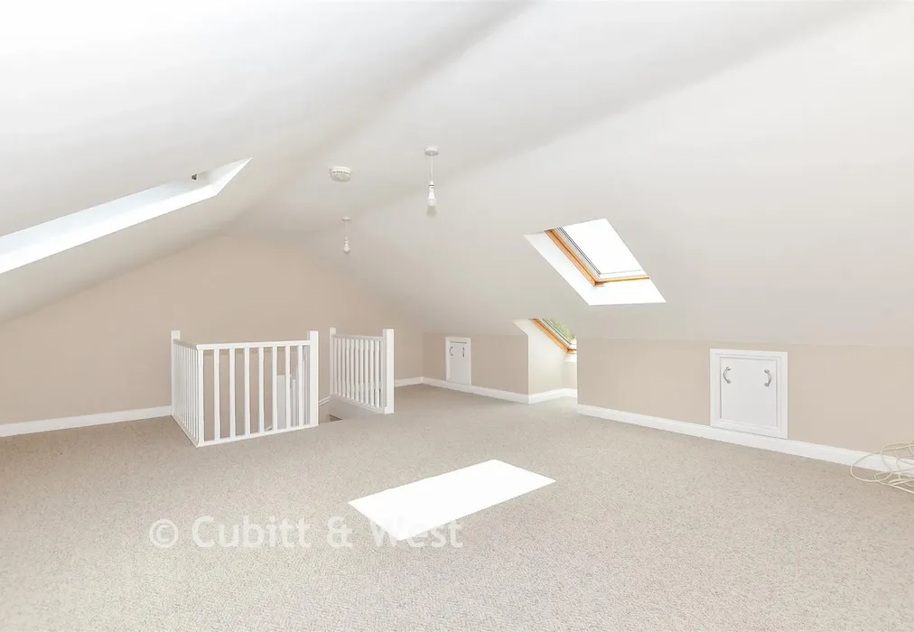 Bedroom 2 - Gloucester Road, Waterlooville, Hampshire - Wards of Kent