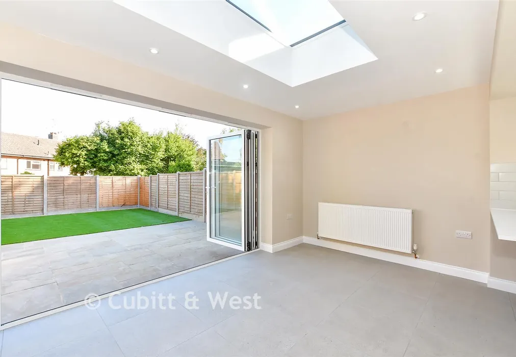 Internal Lifestyle Photograph - Gloucester Road, Waterlooville, Hampshire - Wards of Kent