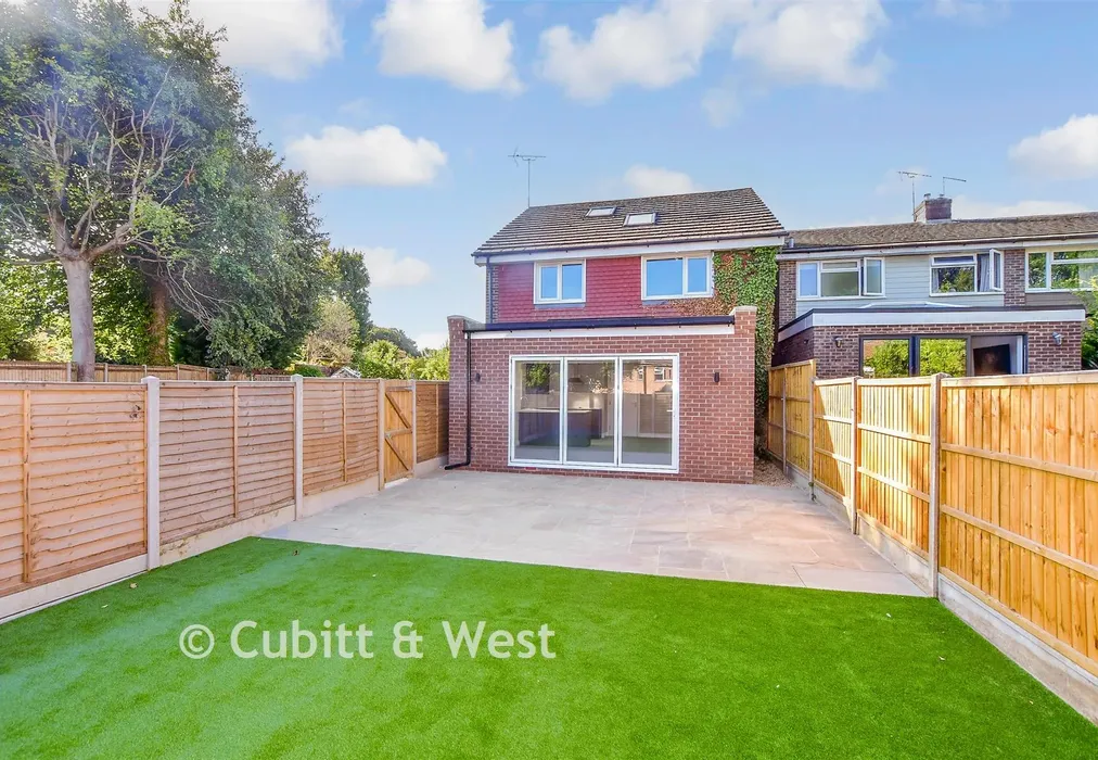 Rear Garden - Gloucester Road, Waterlooville, Hampshire - Wards of Kent