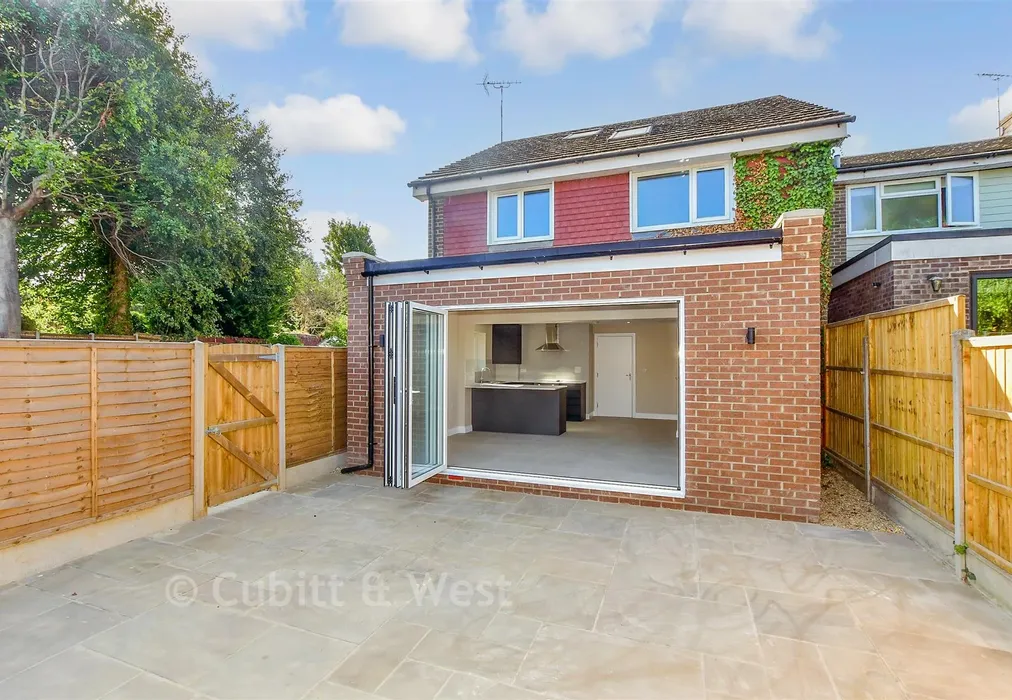 External Lifestyle Photograph - Gloucester Road, Waterlooville, Hampshire - Wards of Kent
