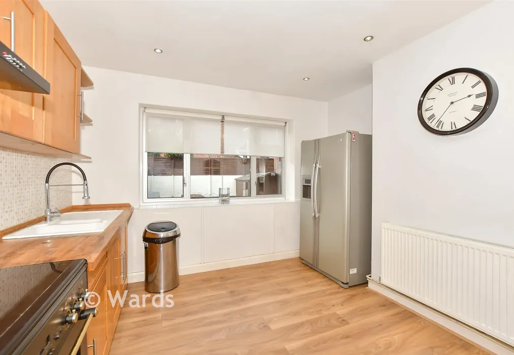 Kitchen - Radnor Park Road, Folkestone, Kent - Wards of Kent