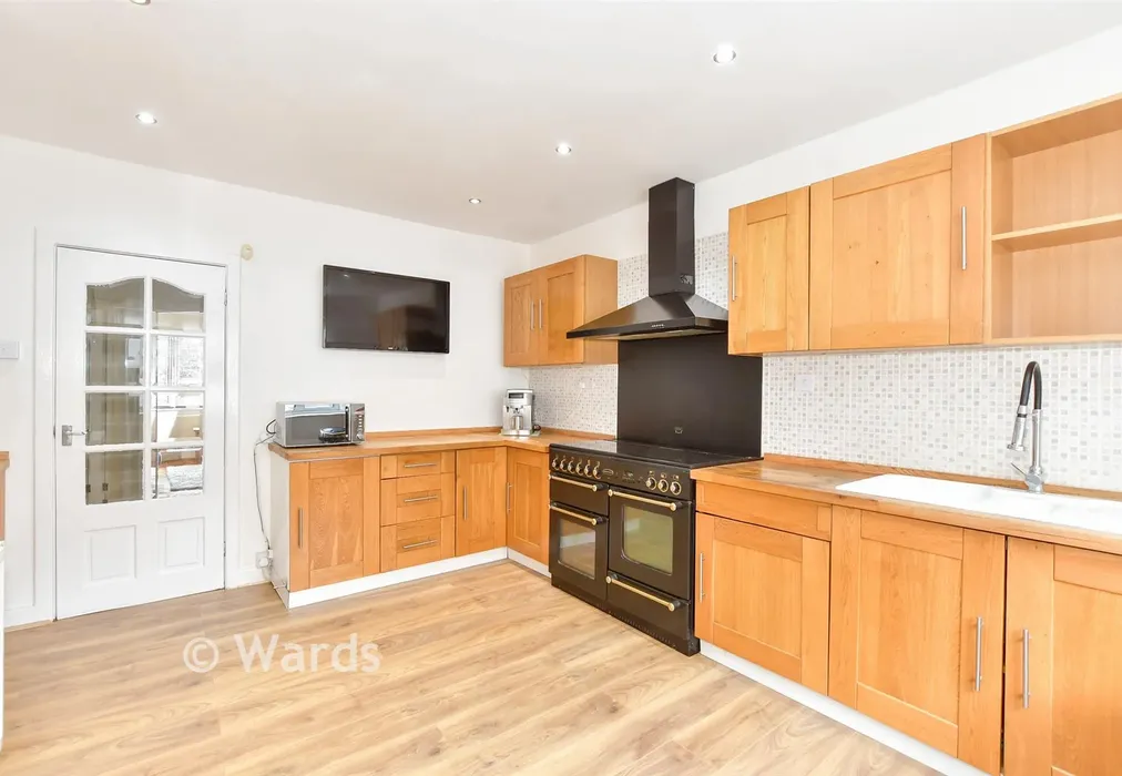 Kitchen - Radnor Park Road, Folkestone, Kent - Wards of Kent