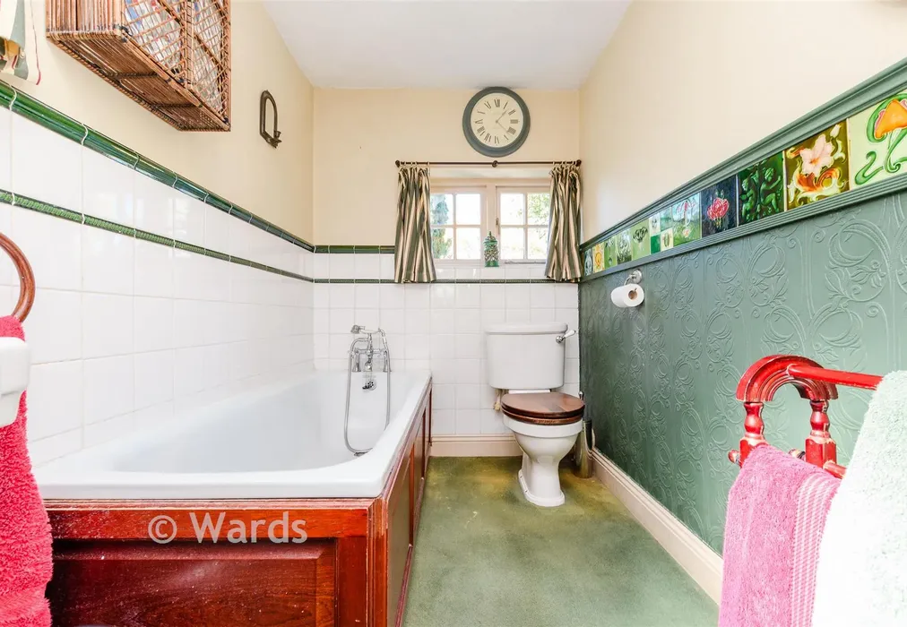Bathroom - St. Margaret's Street, Rochester, Kent - Wards of Kent