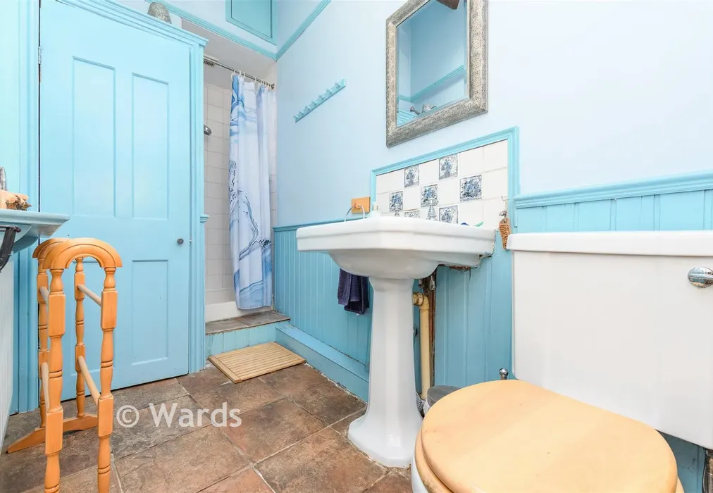Shower Room - St. Margaret's Street, Rochester, Kent - Wards of Kent