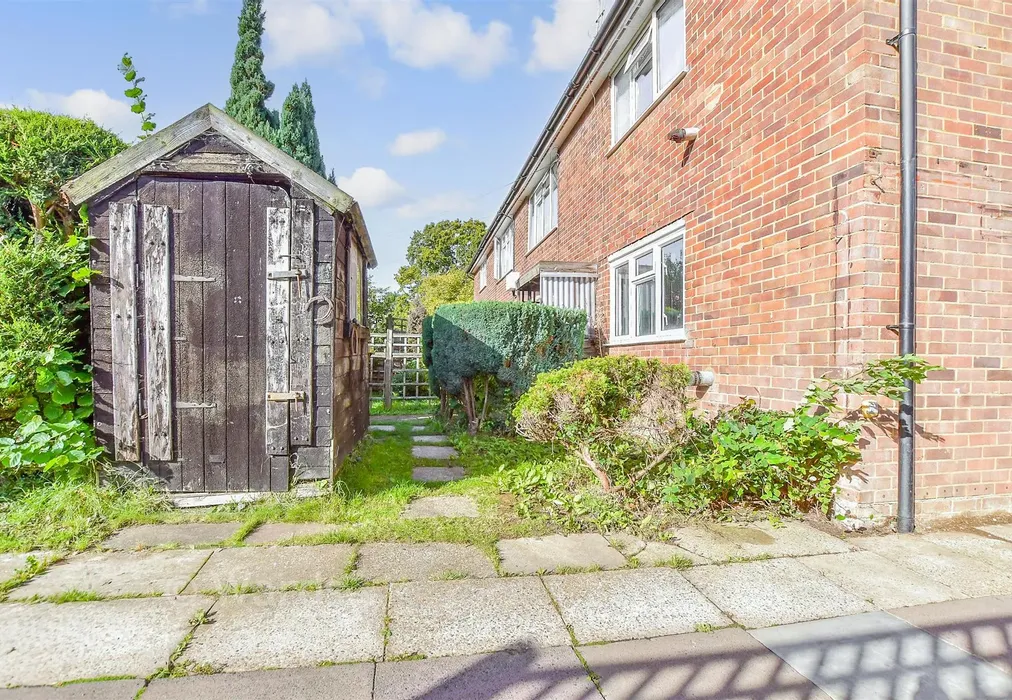 Front Garden - Bramley Drive, Cranbrook, Kent - Wards of Kent