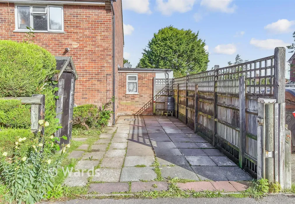 Driveway/Parking - Bramley Drive, Cranbrook, Kent - Wards of Kent