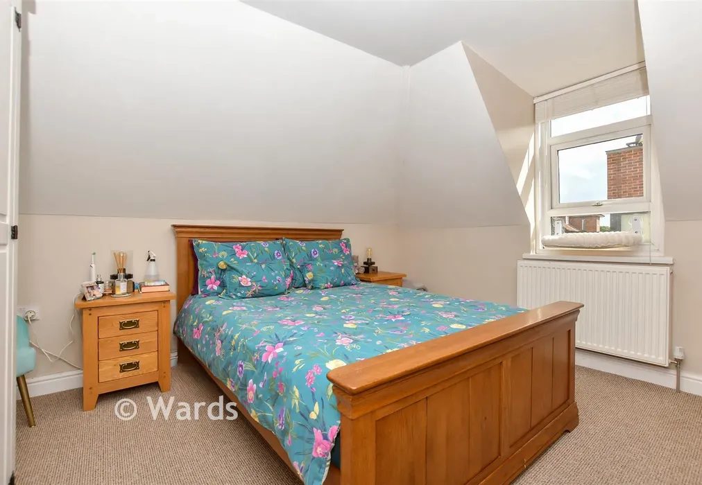 Bedroom 1 - High Street, Hythe, Kent - Wards of Kent