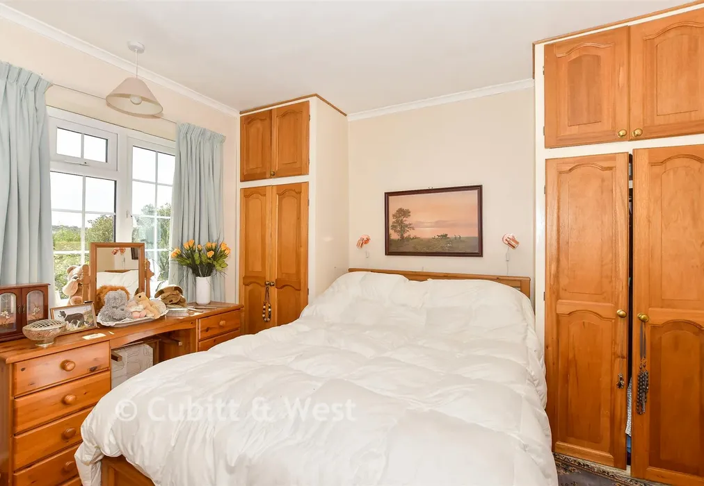 Bedroom 1 - Acorn Close, East Grinstead, West Sussex - Wards of Kent
