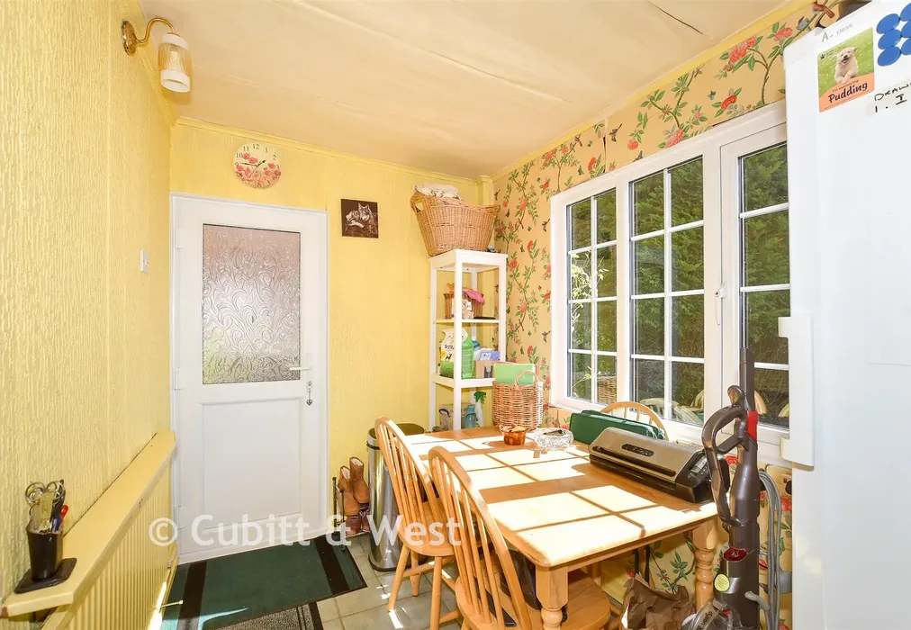 Breakfast Area - Acorn Close, East Grinstead, West Sussex - Wards of Kent
