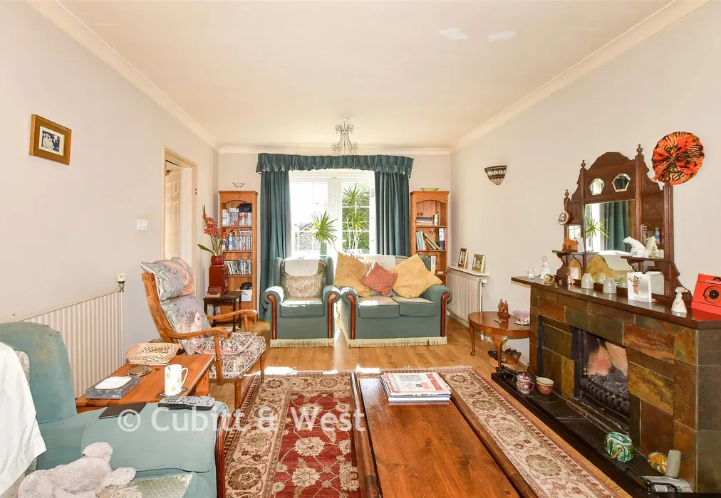 Lounge - Acorn Close, East Grinstead, West Sussex - Wards of Kent