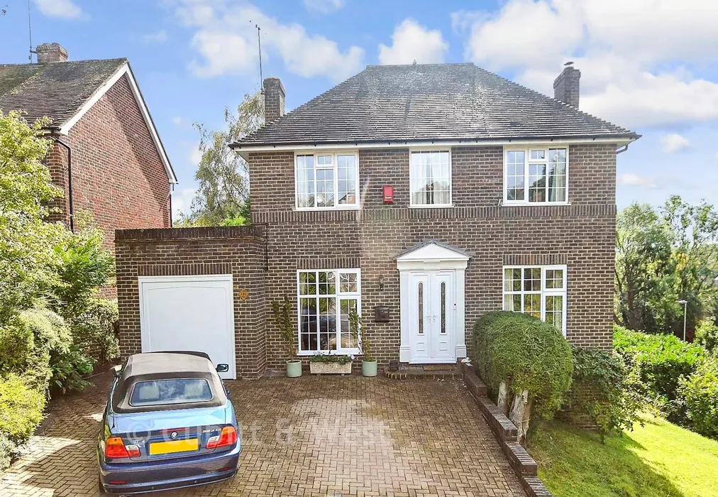 External (Web) - Acorn Close, East Grinstead, West Sussex - Wards of Kent