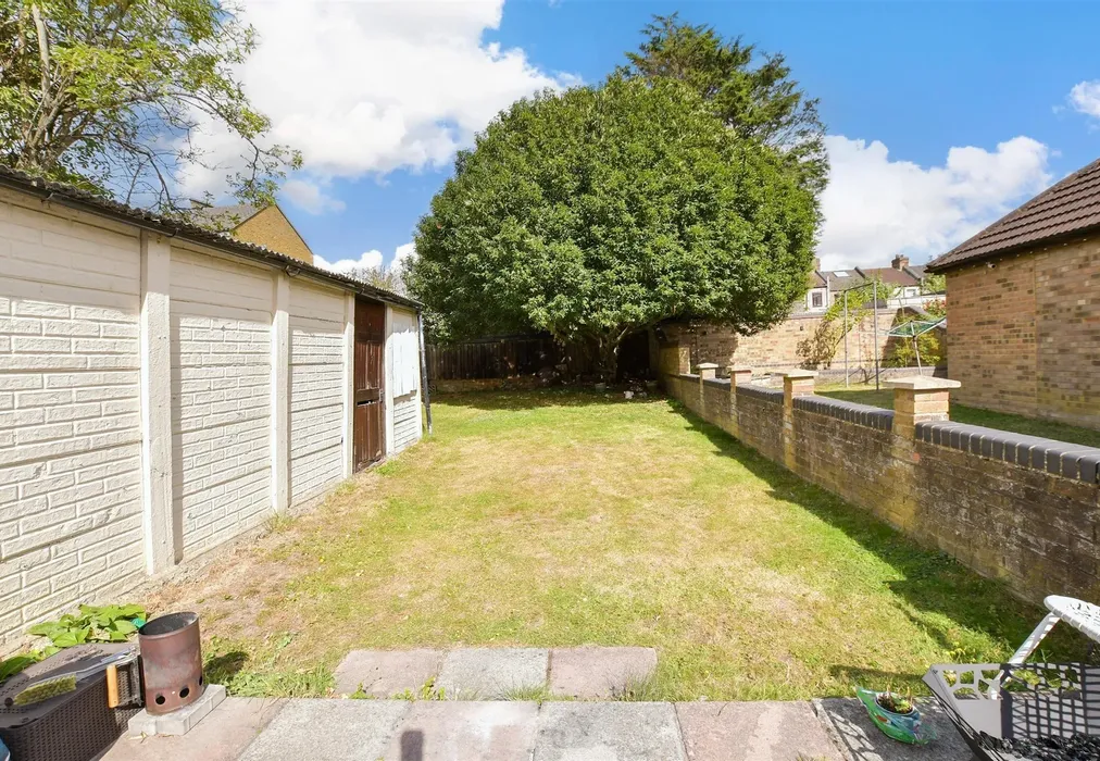Rear Garden - Danehurst Gardens, Ilford, Essex - Wards of Kent