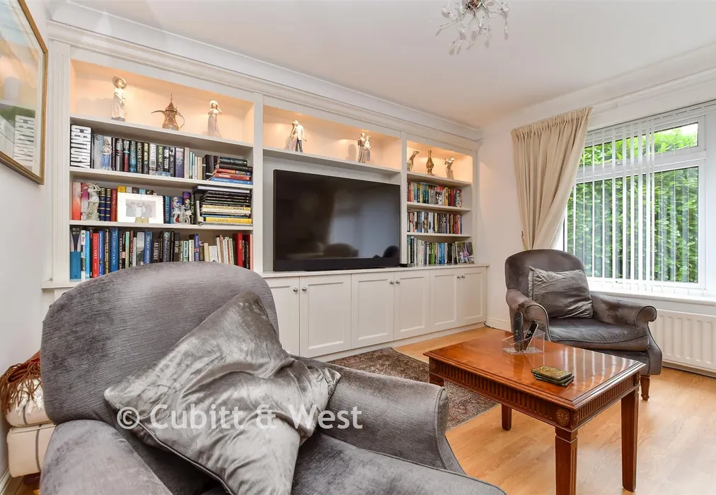 Lounge - Birch Grove, Kingswood, Surrey - Wards of Kent