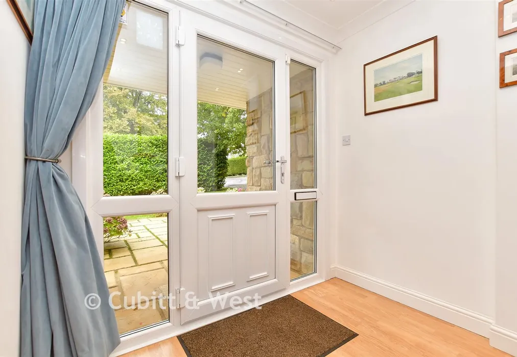 Entrance Hall - Birch Grove, Kingswood, Surrey - Wards of Kent