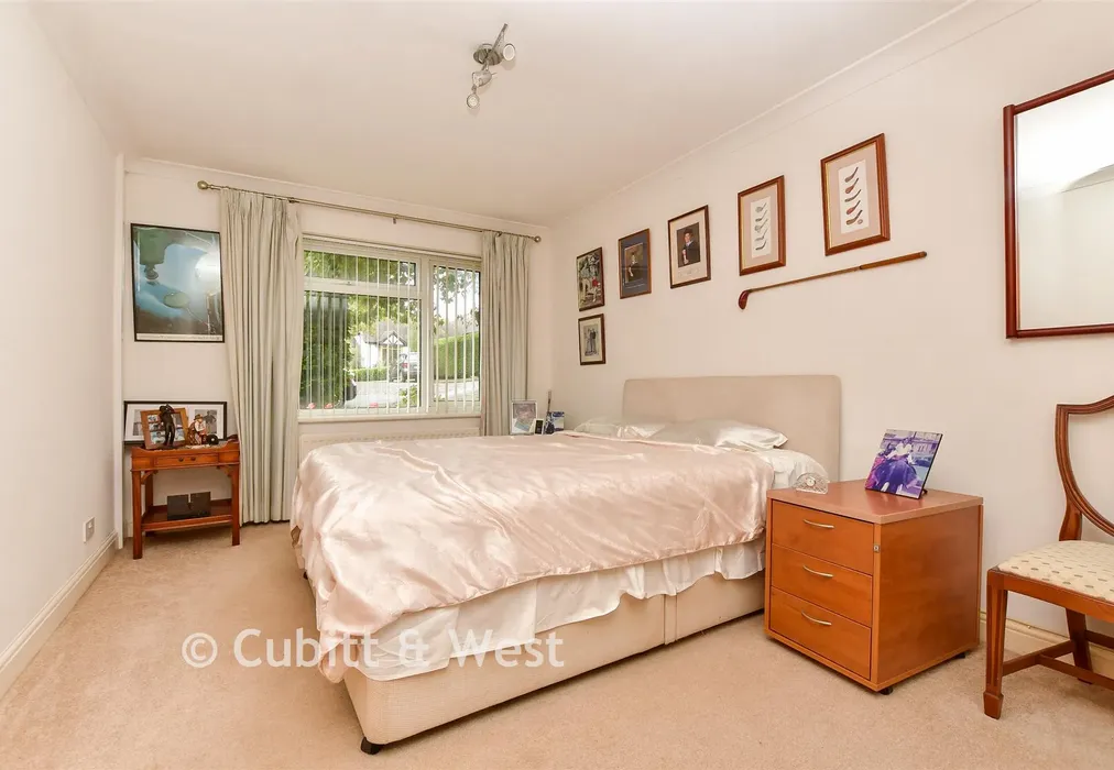 Bedroom 2 - Birch Grove, Kingswood, Surrey - Wards of Kent