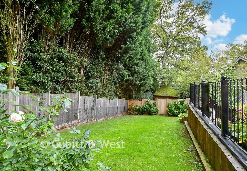 Rear Garden - Birch Grove, Kingswood, Surrey - Wards of Kent