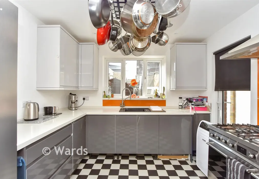Kitchen - Marine Parade, Sheerness, Kent - Wards of Kent