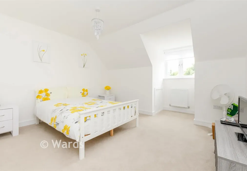 Bedroom 1 - Charcott Close, Rainham, Gillingham, Kent - Wards of Kent