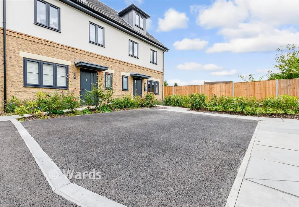Driveway - Charcott Close, Rainham, Gillingham, Kent - Wards of Kent