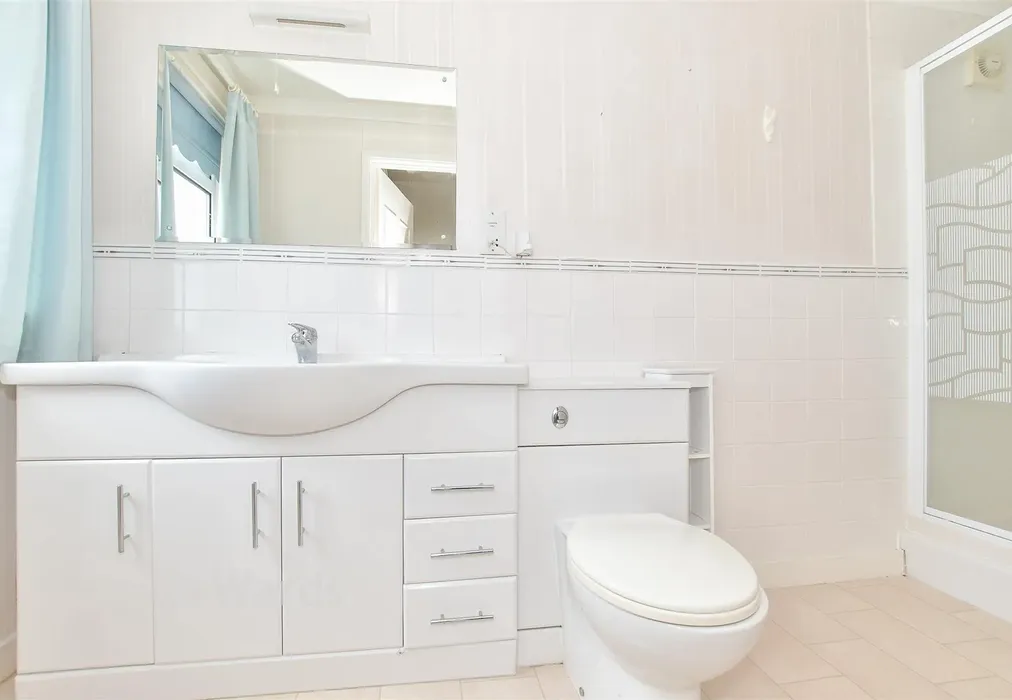 En-Suite Shower Room - Sene Park, Hythe, Kent - Wards of Kent