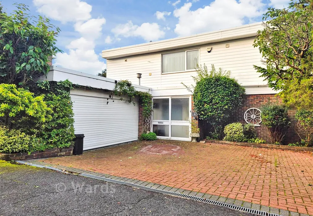 Front web and brochure - Sene Park, Hythe, Kent - Wards of Kent