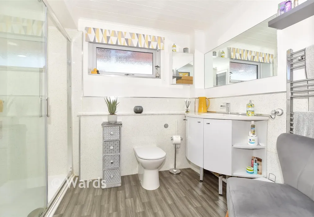 Bathroom - Sandown Drive, Herne Bay, Kent - Wards of Kent