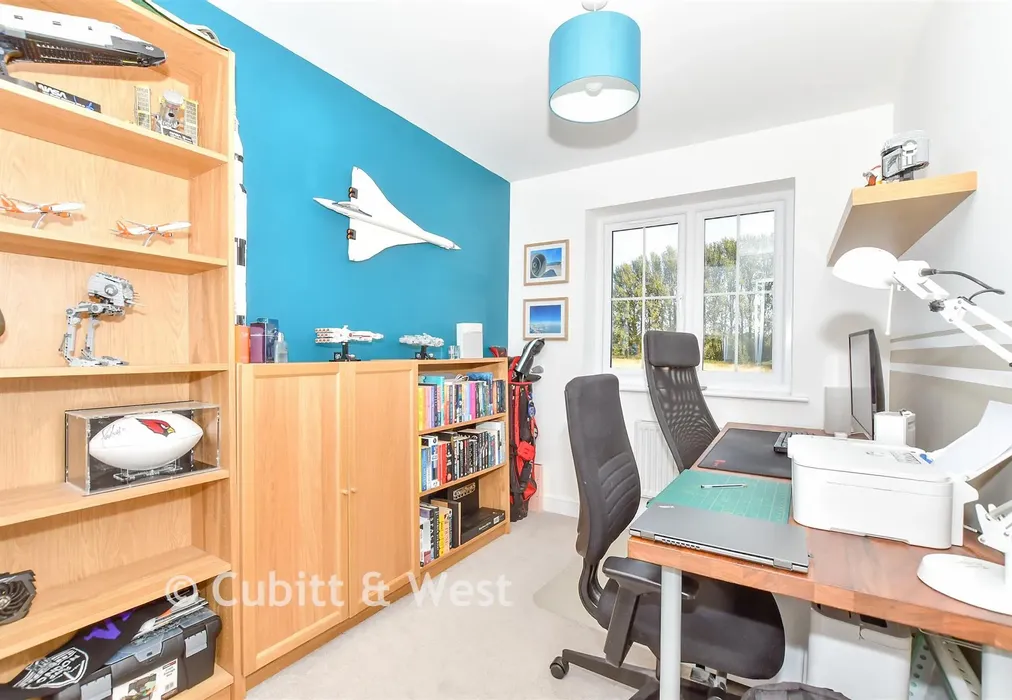 Bedroom 3 - Legg Vale, Chichester, West Sussex - Wards of Kent
