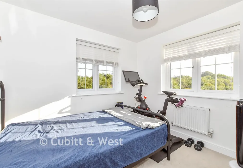 Bedroom 2 - Legg Vale, Chichester, West Sussex - Wards of Kent