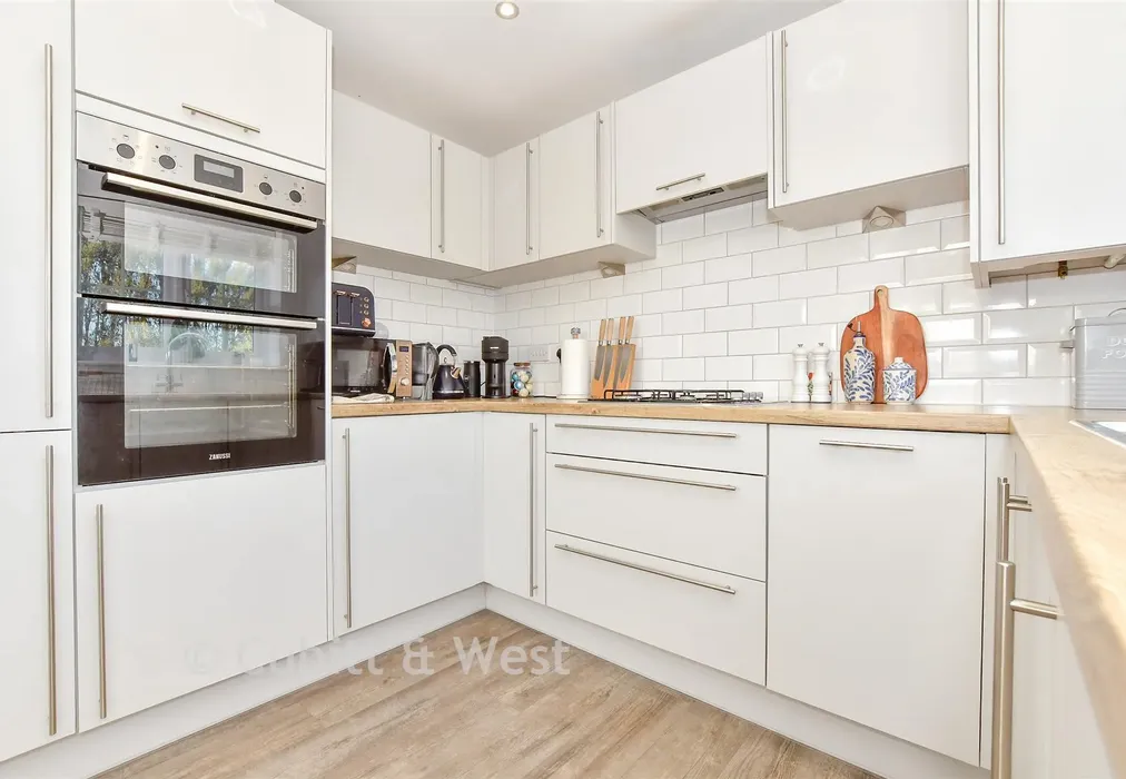 Kitchen/ Diner - Legg Vale, Chichester, West Sussex - Wards of Kent