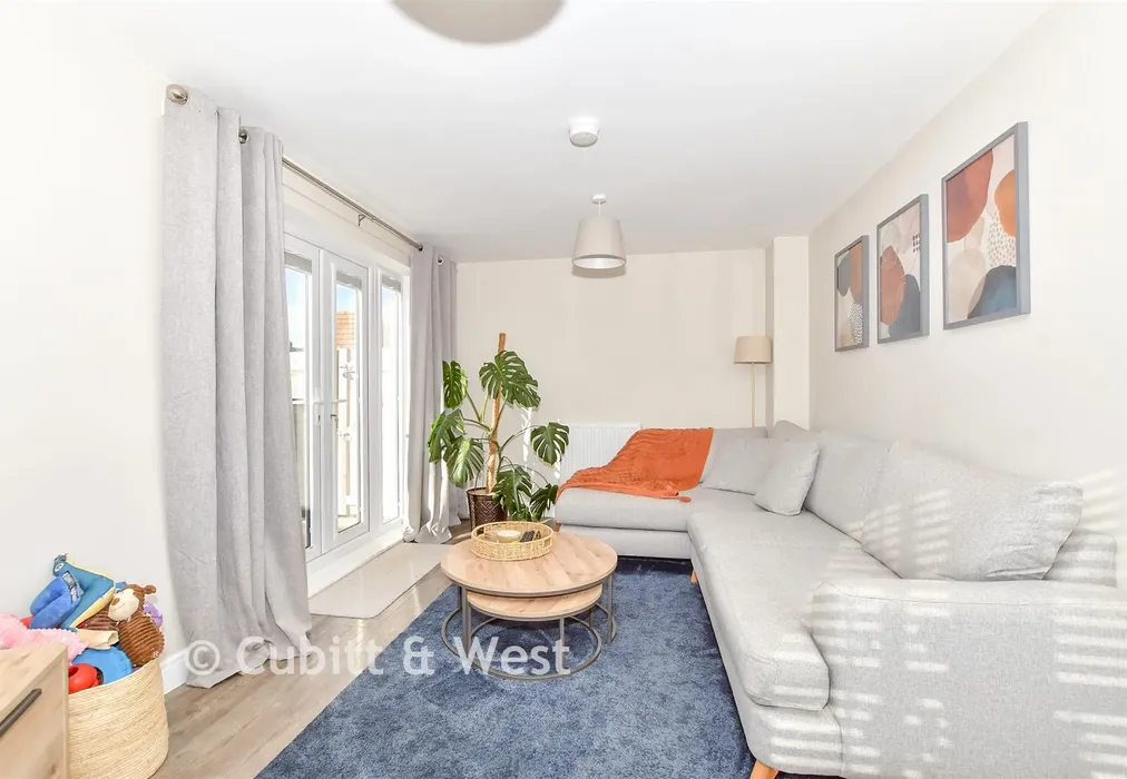 Lounge - Legg Vale, Chichester, West Sussex - Wards of Kent