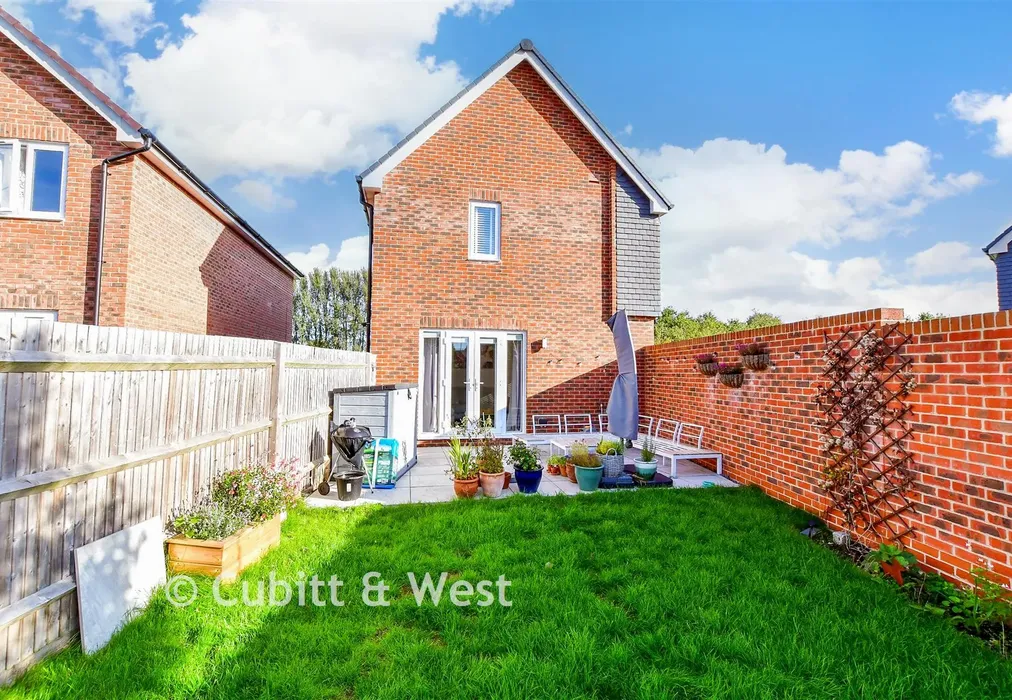 Rear Garden - Legg Vale, Chichester, West Sussex - Wards of Kent